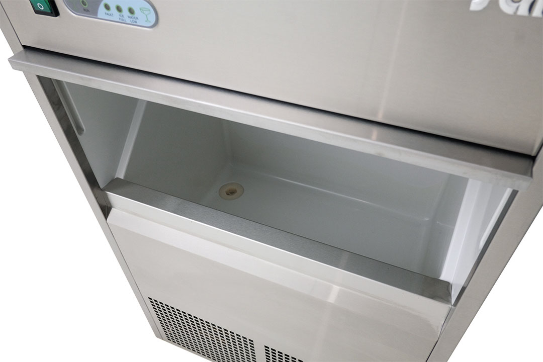 Saro Eiswürfelbereiter EB 40 Innenraum